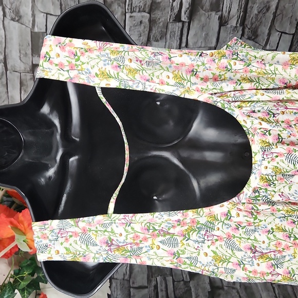 Natural Life Floral Free Spirit Tank - Picture 5 of 8